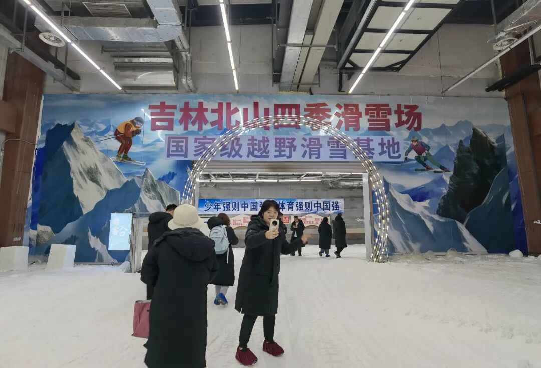 一避暑方式火了南方人狂喜！pg电子网站一秒入冬！又(图4)